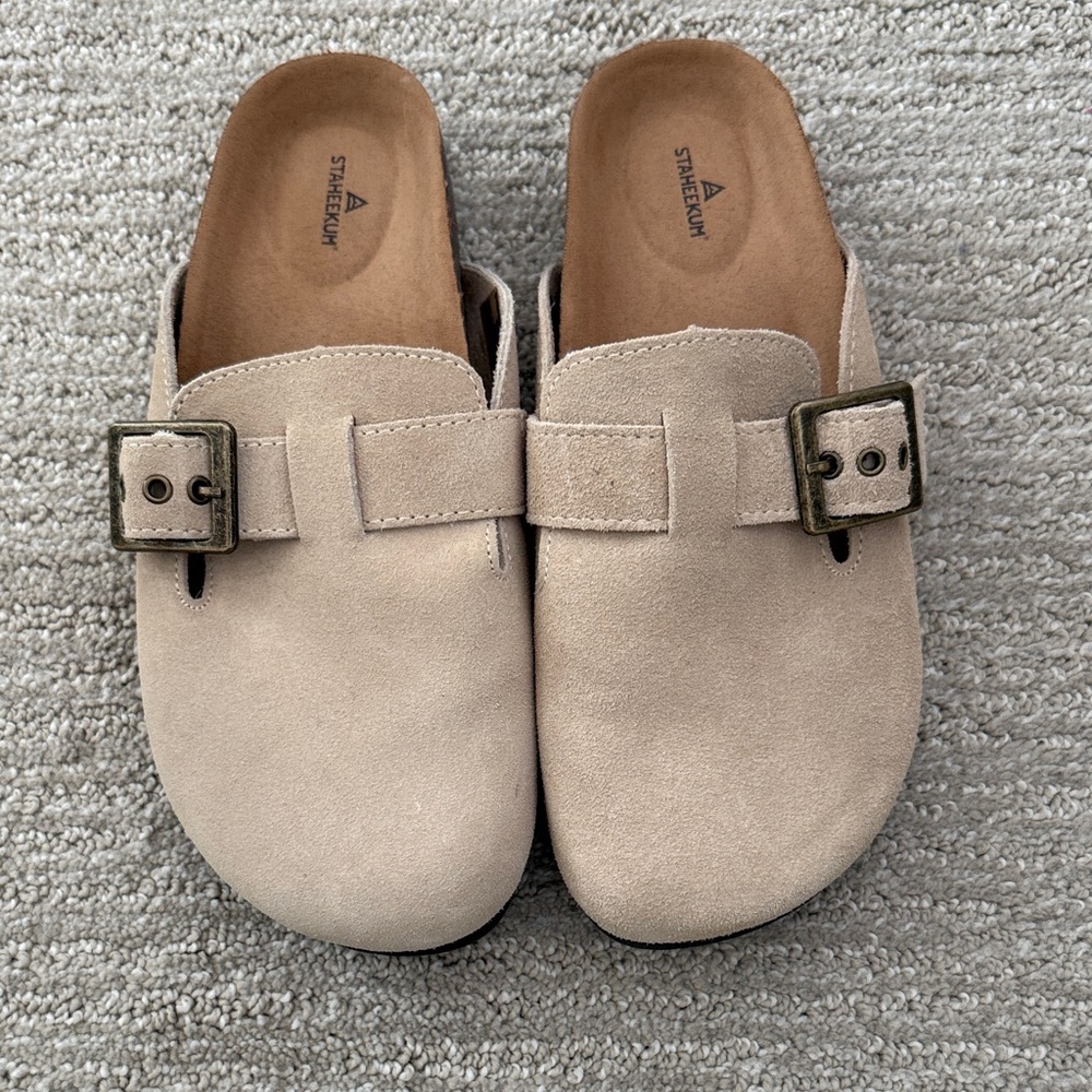 Stylish Suede Loafers in Cream